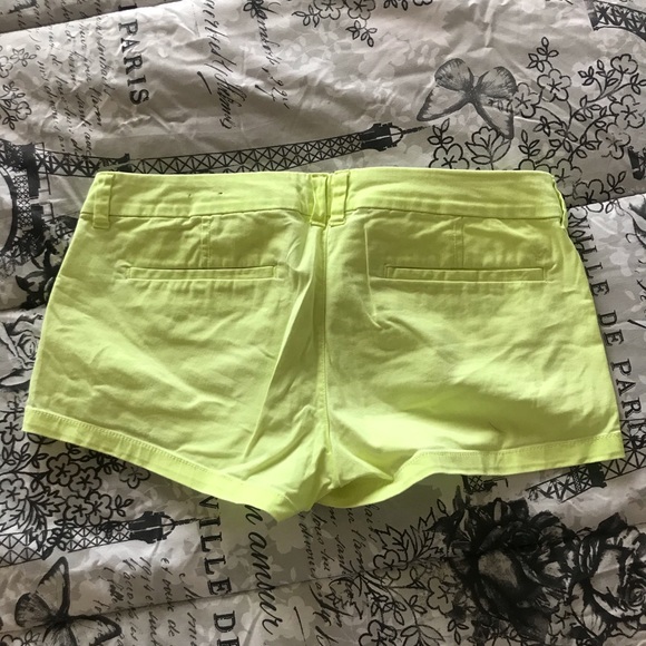 Shorts - Picture 3 of 3